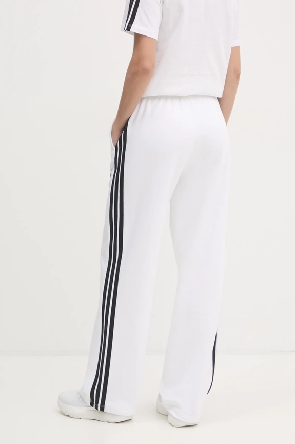 Îmbrăcăminte adidas pantaloni de trening Essentials JE1301 alb