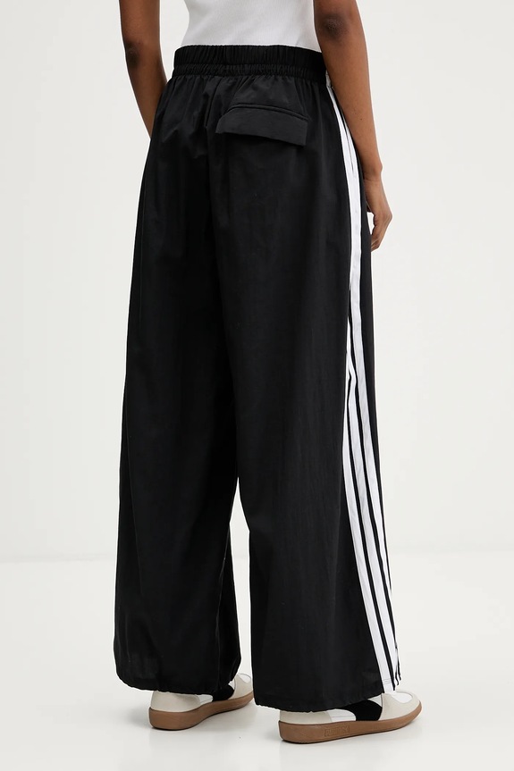 Odzież adidas spodnie dresowe Essentials JE1306 czarny