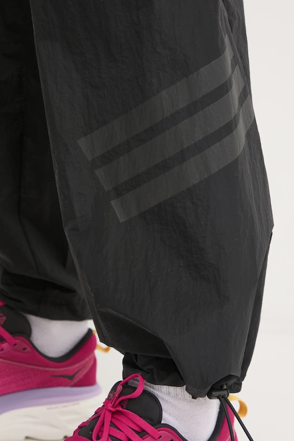 adidas pantaloni de trening Future Icons negru JE0147