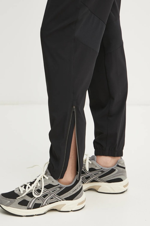 Παντελόνι για jogging Asics Core μαύρο 2012D176