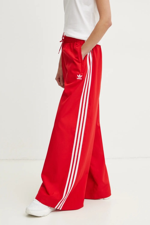 adidas Originals spodnie dresowe OVERSIZED TP aplikacja czerwony JD3388