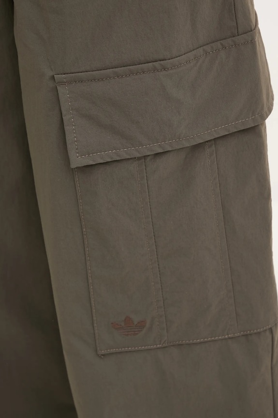 Nohavice adidas Originals Essential JD4785 zelená
