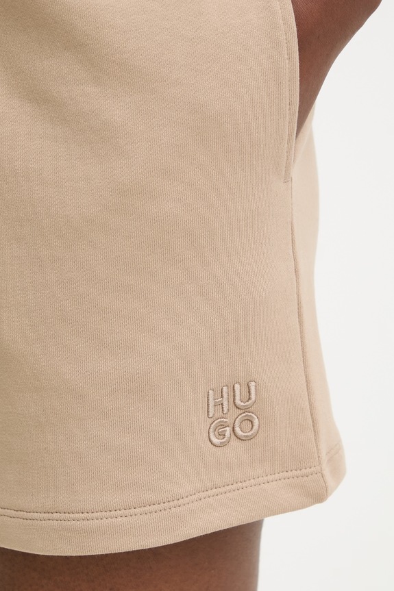 HUGO szorty dresowe damskie bawełniane beżowy 50536943