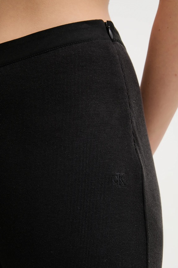 Calvin Klein Jeans nadrág fekete J20J225337