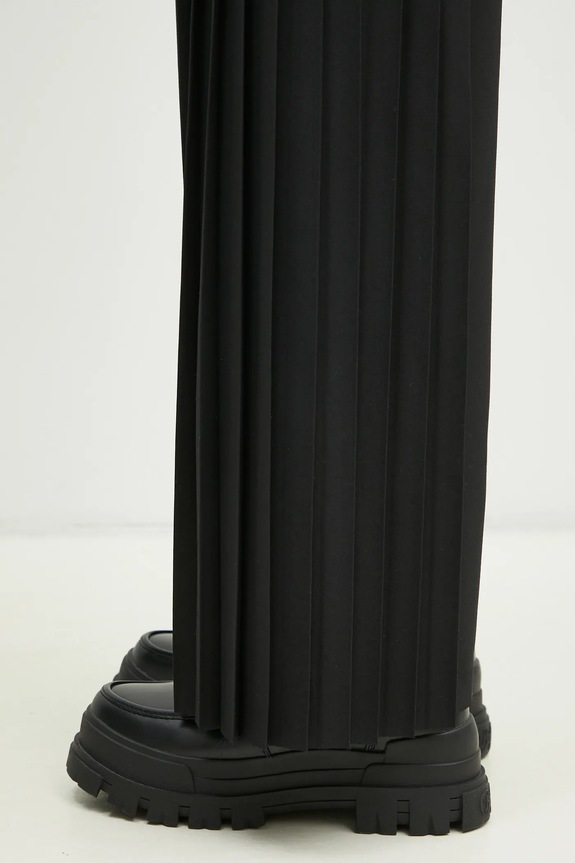 Hlače s primjesom vune Undercover Pants crna UP1E1501