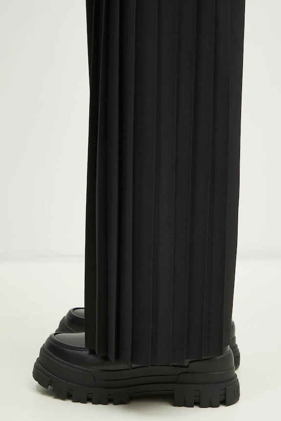 Hlače s primjesom vune Undercover Pants crna UP1E1501