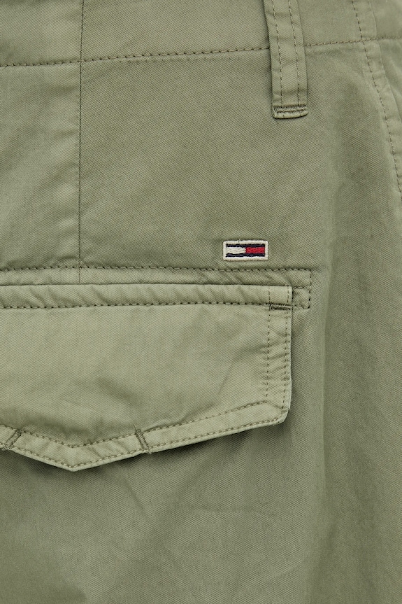 Hlače Tommy Jeans zelena DW0DW20350