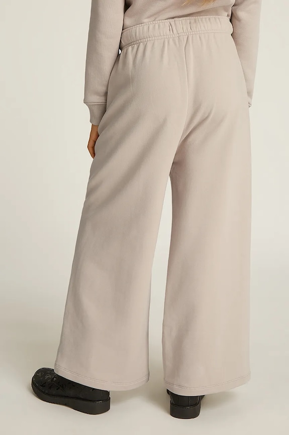 Calvin Klein Jeans spodnie dresowe dziecięce HANDW LOGO WIDE beżowy IG0IG02775.128.176.PPYA