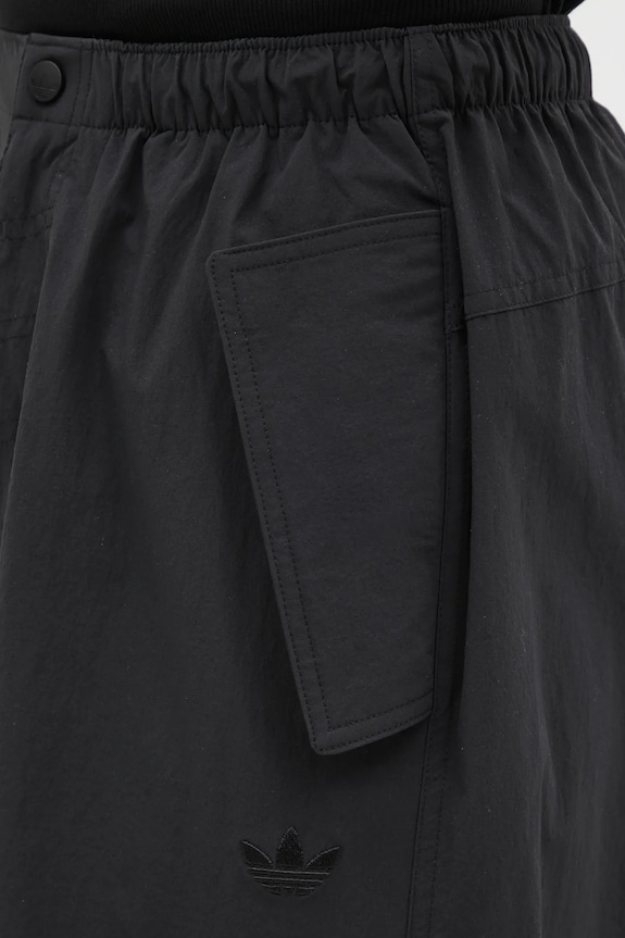Hlače adidas Originals Essential JD2111 crna