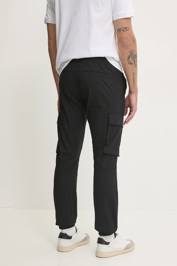 Oblečenie Nohavice Calvin Klein Jeans J30J327614 čierna