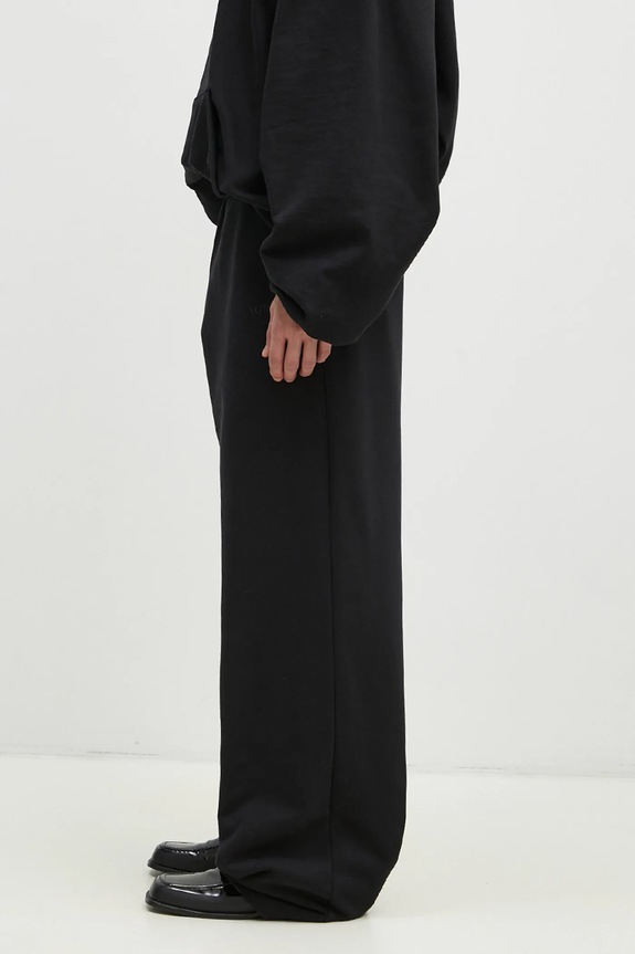 VETEMENTS joggers Embroidered Logo UA66SP630B black SS25