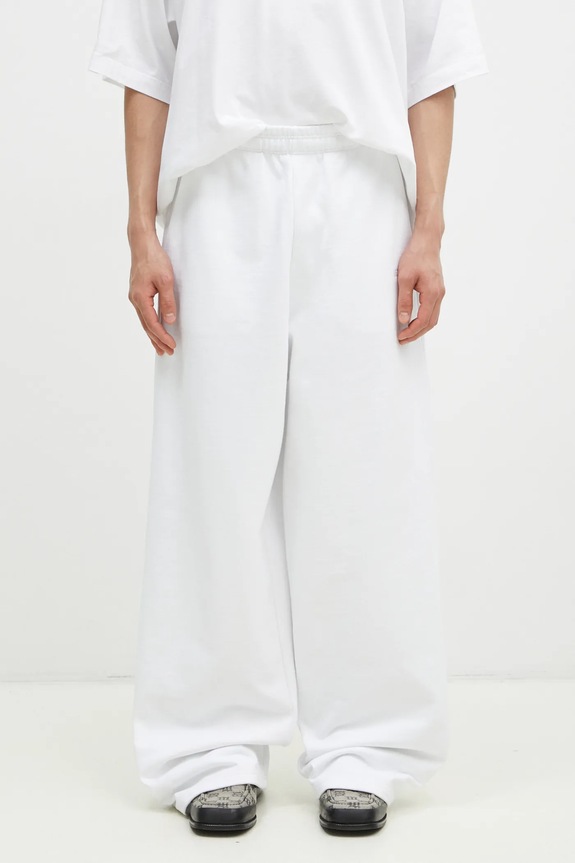 VETEMENTS spodnie dresowe Embroidered Logo dzianina biały UA66SP630W