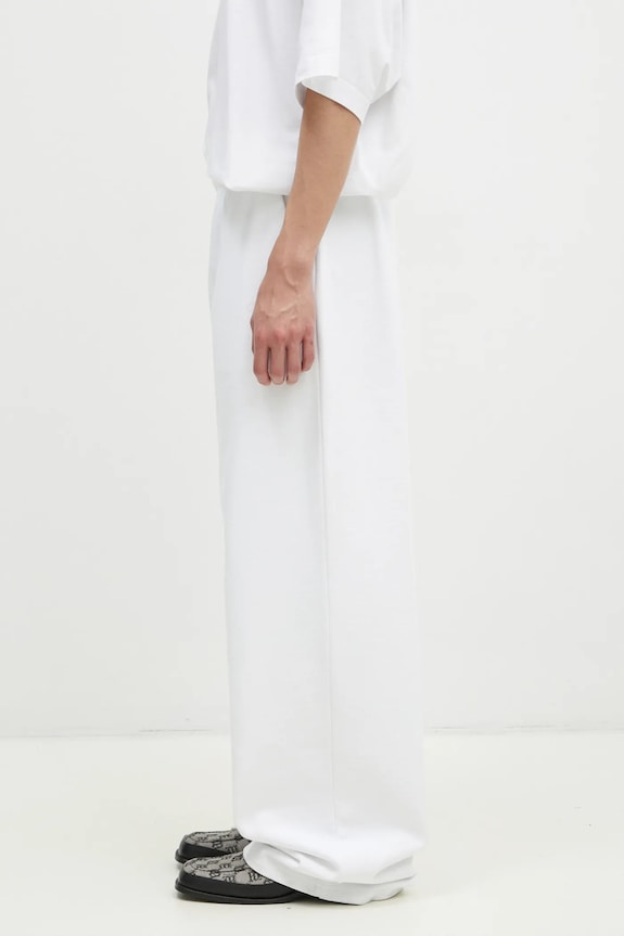 VETEMENTS spodnie dresowe Embroidered Logo UA66SP630W biały SS25