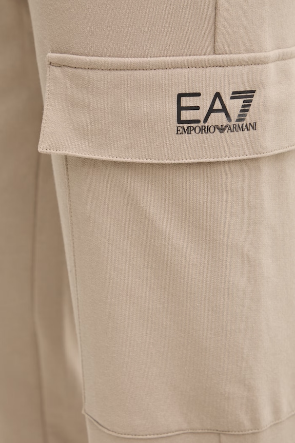 Бавовняні спортивні штани EA7 Emporio Armani коричневий PJVRZ.8NPP67