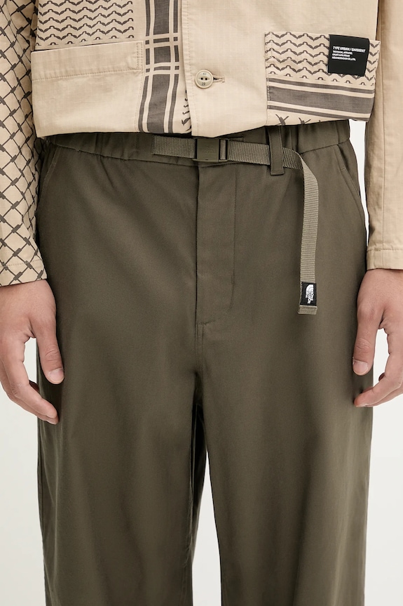 The North Face pantaloni Woven verde NF0A8AGW21L1