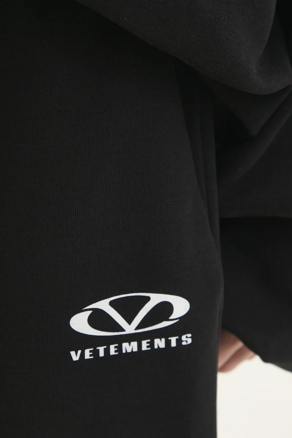 Clothing VETEMENTS joggers Oval Logo UA66SP600BW black