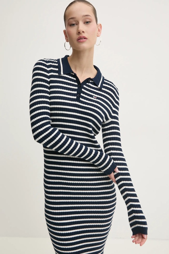 Tommy Jeans sukienka z domieszką wełny granatowy DW0DW19476