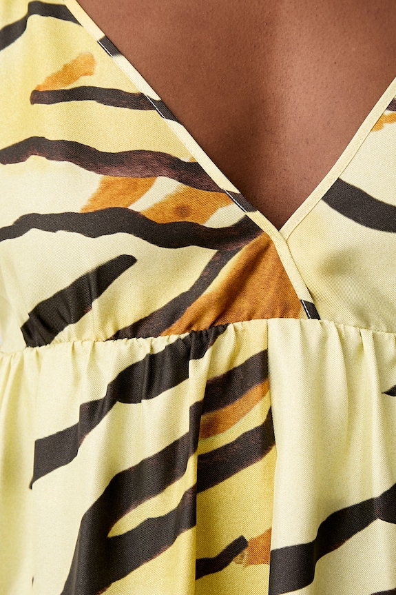 Nanushka sukienka jedwabna CEIL NW25RSDR20358