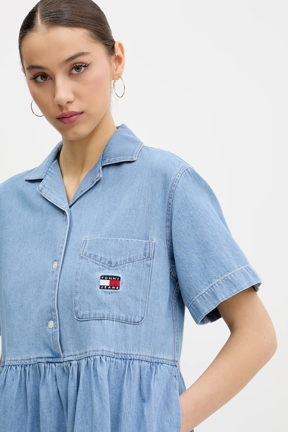 Tommy Jeans sukienka jeansowa niebieski DW0DW20372