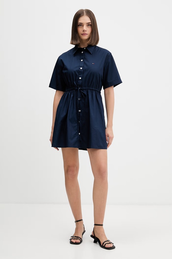 Tommy Jeans sukienka koszulowa bawełniana DW0DW20617 granatowy SS26