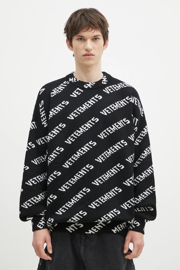 VETEMENTS woolen jumper Monogram round neck black UA66KN150B