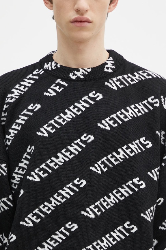 VETEMENTS woolen jumper Monogram black UA66KN150B