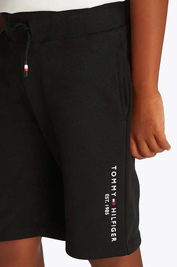 Detské bavlnené šortky Tommy Hilfiger KB0KB09667.98.122.PPYA čierna