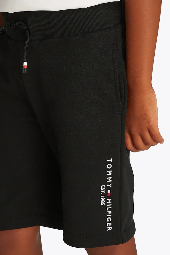 Detské bavlnené šortky Tommy Hilfiger KB0KB09667.98.122.PPYA čierna