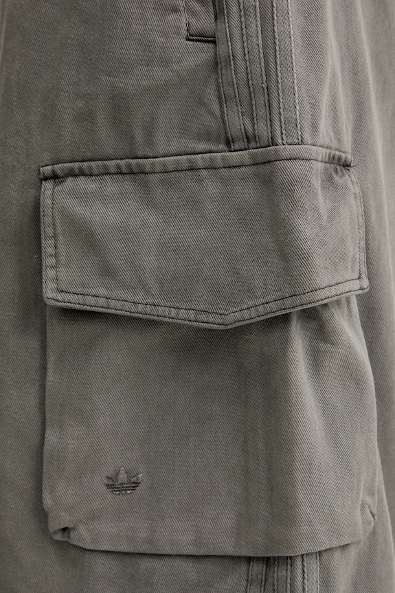 adidas Originals pantaloncini di jeans Cargo Jorts grigio JD0139