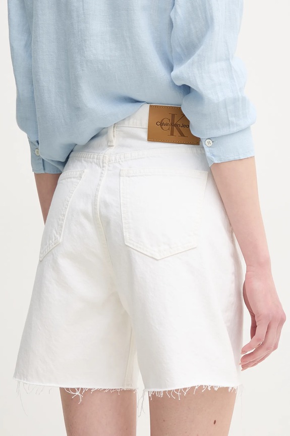 Oblečenie Rifľové krátke nohavice Calvin Klein Jeans J20J225201 biela