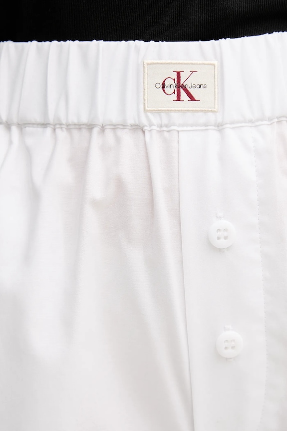 Βαμβακερό σορτσάκι Calvin Klein Jeans λευκό J20J225218