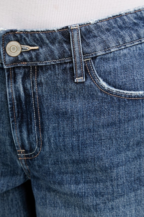 Bombažne kratke hlače iz jeansa Hollister Co. modra KI349.5059.276