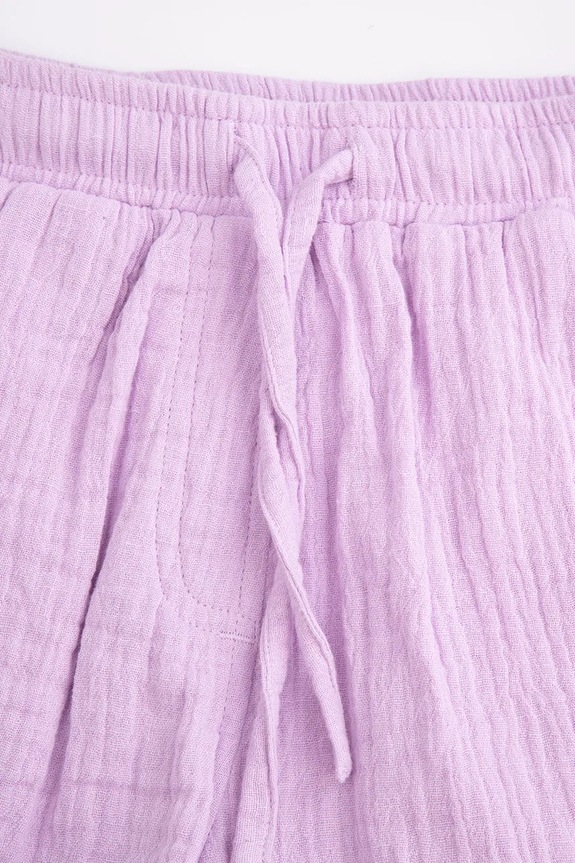 Παιδικό βαμβακερό σορτς Coccodrillo μωβ WC5119401IGK