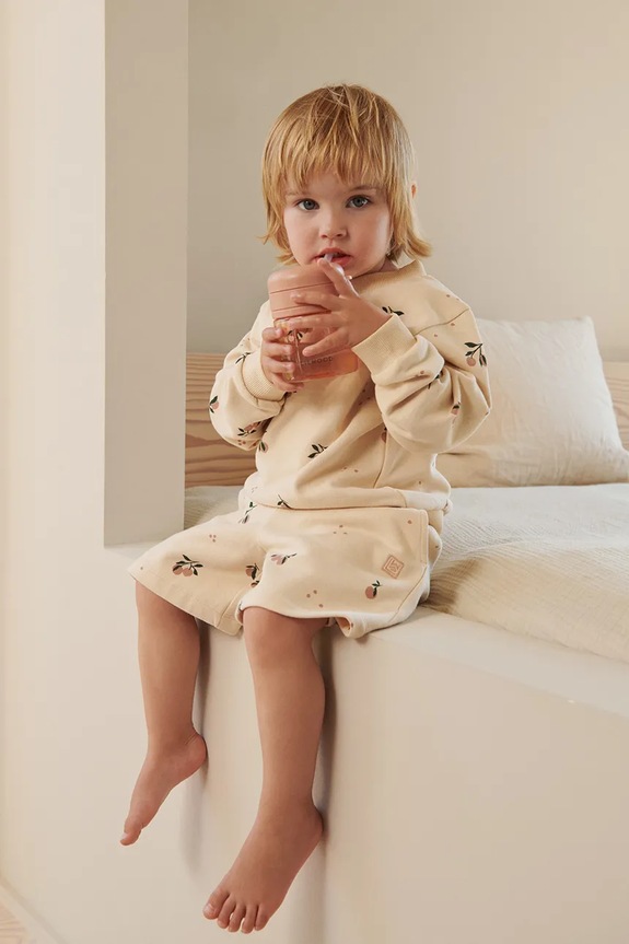 Dječje pamučne kratke hlače Liewood Gram Printed Sweatshorts casual bež LW19864