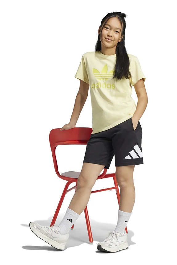Detské bavlnené šortky adidas JE1391