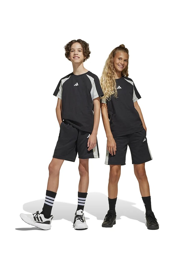 Παιδικό σορτς adidas εμπριμέ μαύρο JD4589