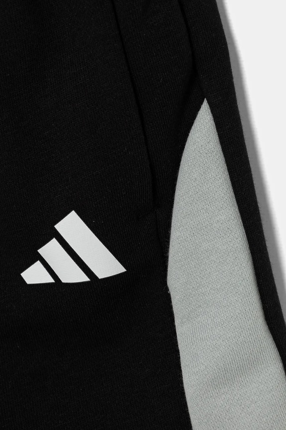 Παιδικό σορτς adidas μαύρο JD4589