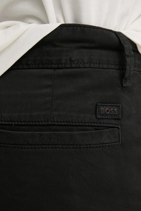 BOSS Orange pantaloncini chino da uomo in cotone con elastan nero 50536723