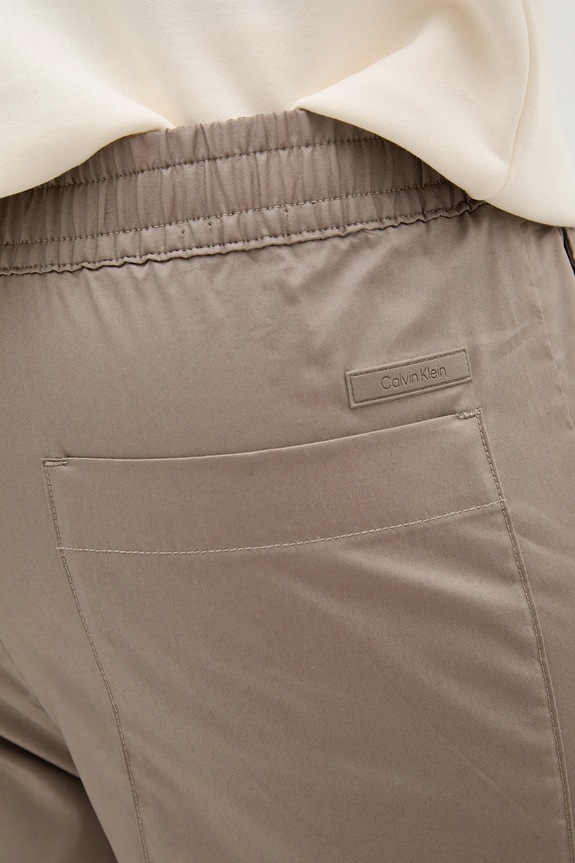 Calvin Klein szorty beżowy K10K114064