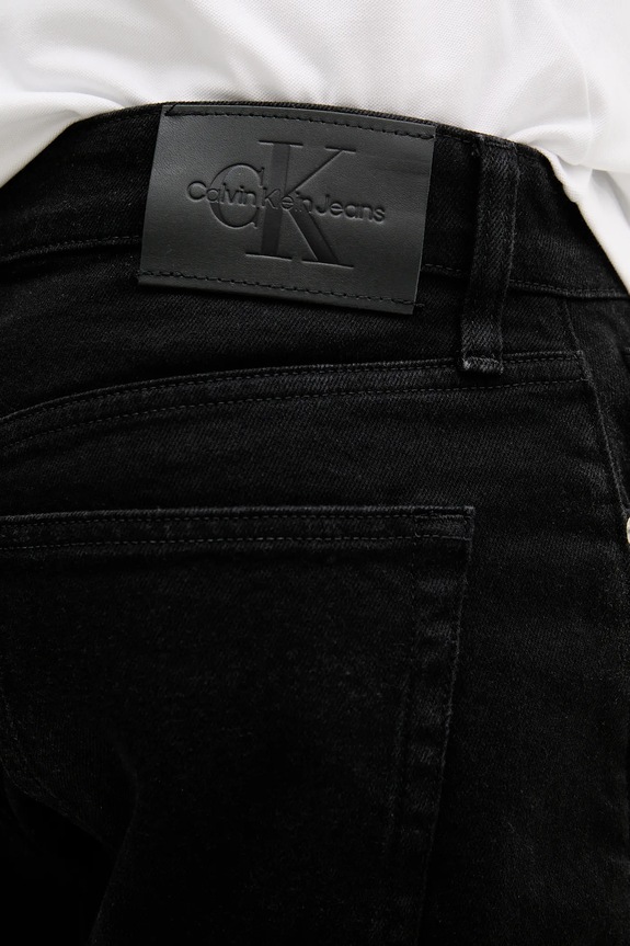 Calvin Klein Jeans farmer rövidnadrág fekete J30J327195