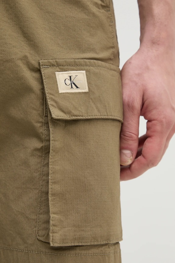 Šortky Calvin Klein Jeans zelená J30J327376