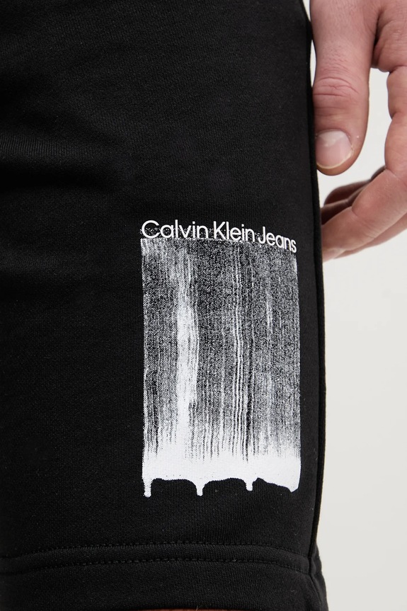 Odzież Calvin Klein Jeans szorty J30J327528 czarny
