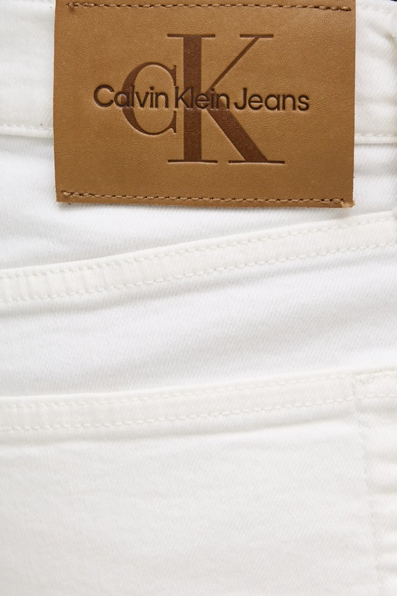Calvin Klein Jeans szorty biały J30J327536
