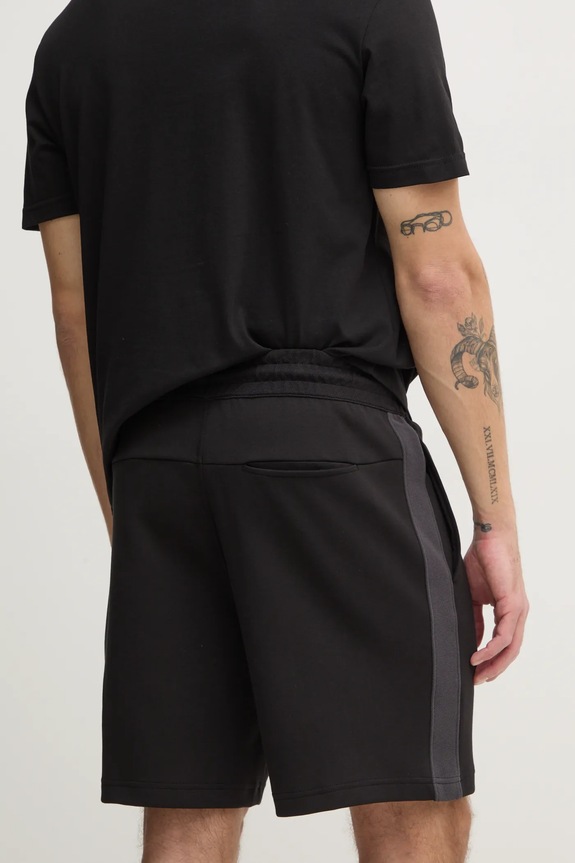 Odzież Calvin Klein Jeans szorty J30J327246 czarny