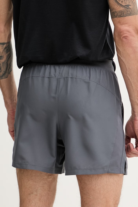 Ρούχα Under Armour σορτς αθλητικά Ανδρικά 1382617 γκρί