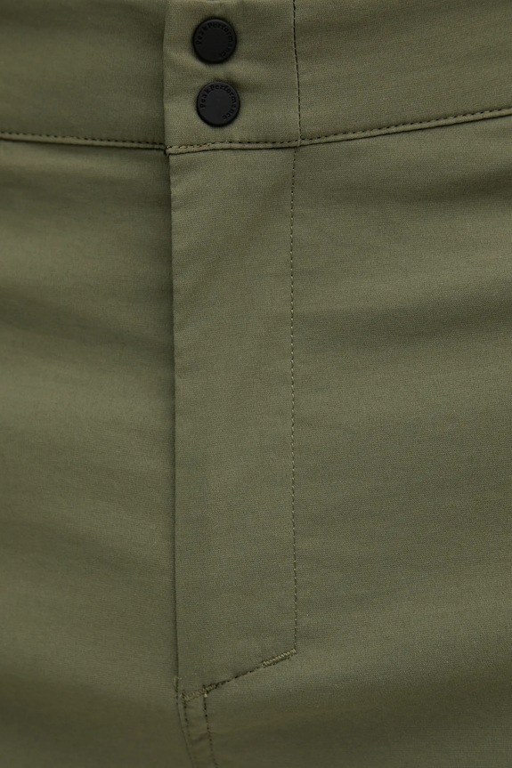 Peak Performance pantaloni scurți outdoor Iconiq verde G80115