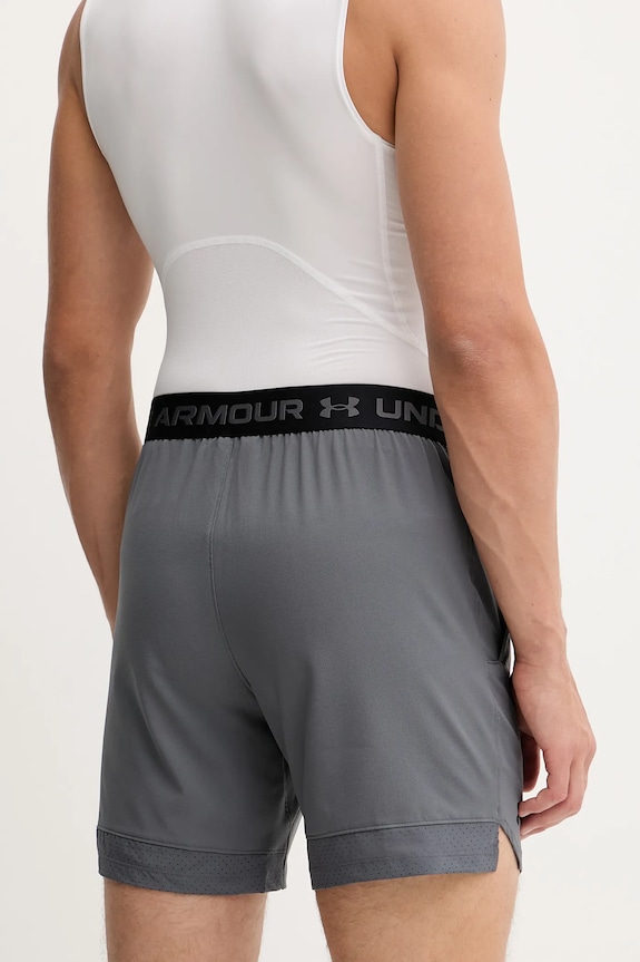 Odjeća Kratke hlače za trening Under Armour 1373718. siva