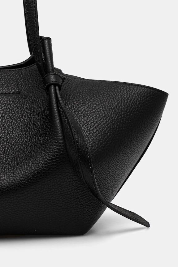 Δερμάτινη τσάντα Yuzefi MOCHI μαύρο YUZCO.HB.MO.L034