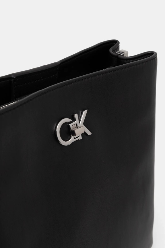 Kabelka Calvin Klein černá K60K612803