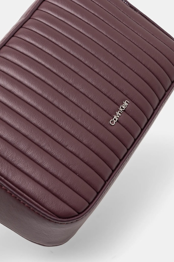 Kabelka Calvin Klein burgundské K60K613078